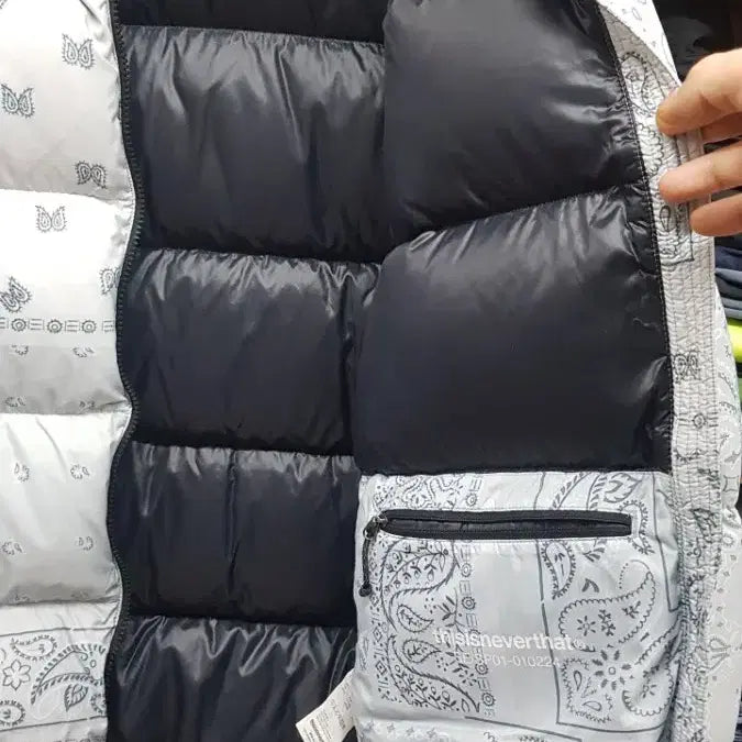 [BUNJANG] thisisneverthat Paisley Down Padded Jacket / 디스이즈네버댓 페이즐리 다운패딩