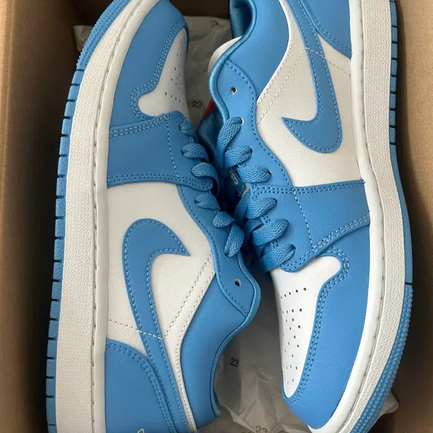 [BUNJANG] Nike Air Jordan 1 Low University Blue Sneakers / [새상품/박스,택O] 에어조던1 로우 유니버시티 블루(255)