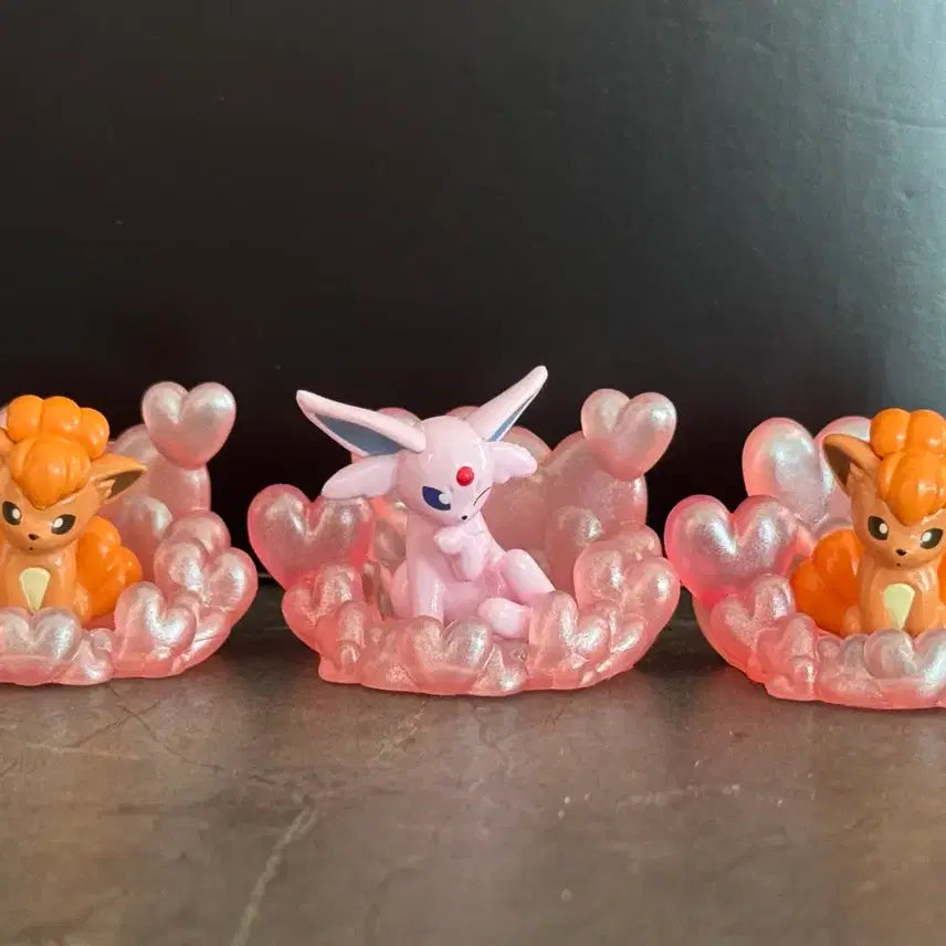 [BUNJANG] Pokemon Center Pokemon Espeon Vulpix Bath Bomb Mini Figure Bundle Set / 일괄) 포켓몬센터 포켓몬스터 에브이 식스테일 배쓰밤 배스밤 미니 피규어