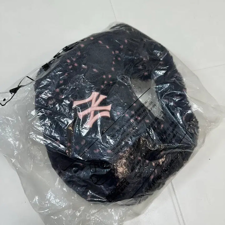 [BUNJANG] MLB Faux Fur Crossbody Bag / mlb 퍼가방 크로스백