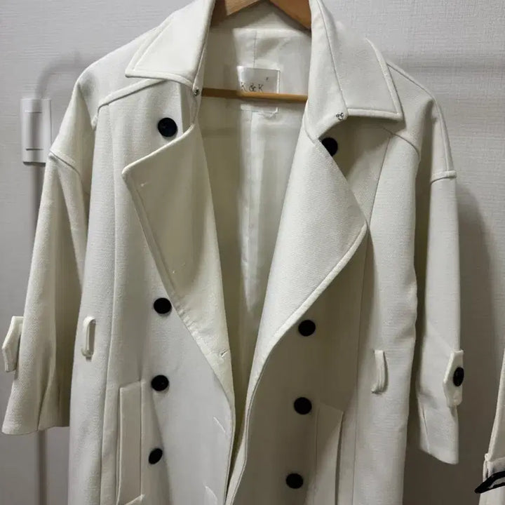 [BUNJANG] K&amp;K Ivory Double Button Long Trench Coat / K&amp;K 아이보리  더블 버튼 롱  트렌치 코트 루즈핏 박시