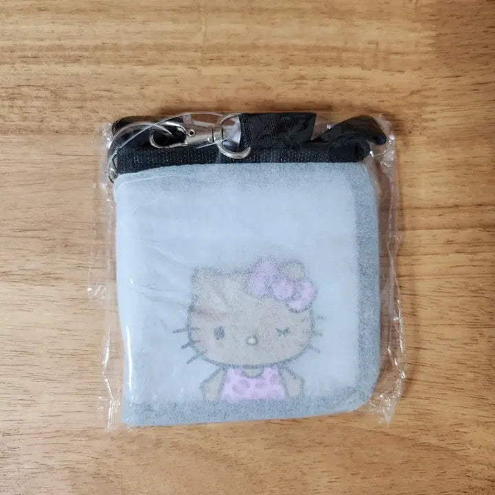 [BUNJANG] Hello Kitty Card Holder Necklace / 헬로키티 카드지갑 목걸이형