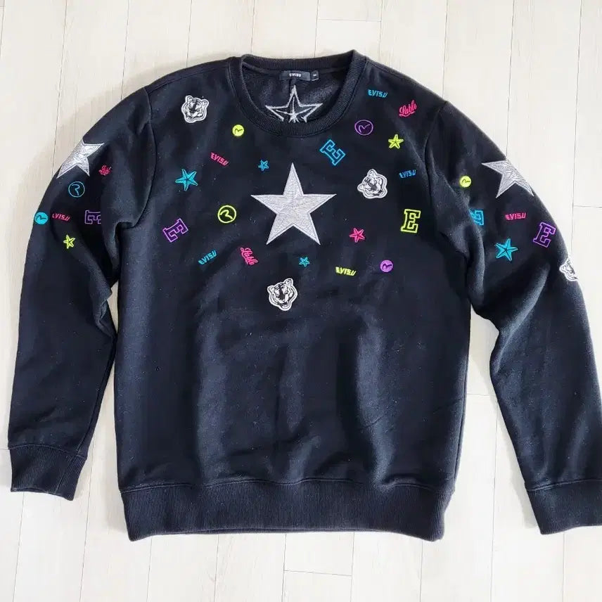 [BUNJANG] EVISU Star Embroidery Black Sweatshirt / EVISU 별 자수 블랙 맨투맨