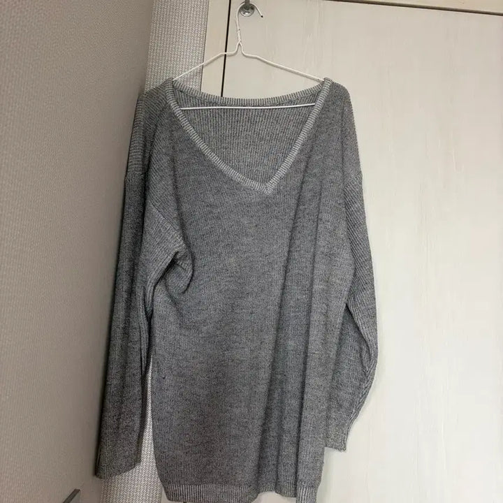 [BUNJANG] Unisex V-Neck Knit Sweater / 남녀공용)  브이넥 니트 스웨터