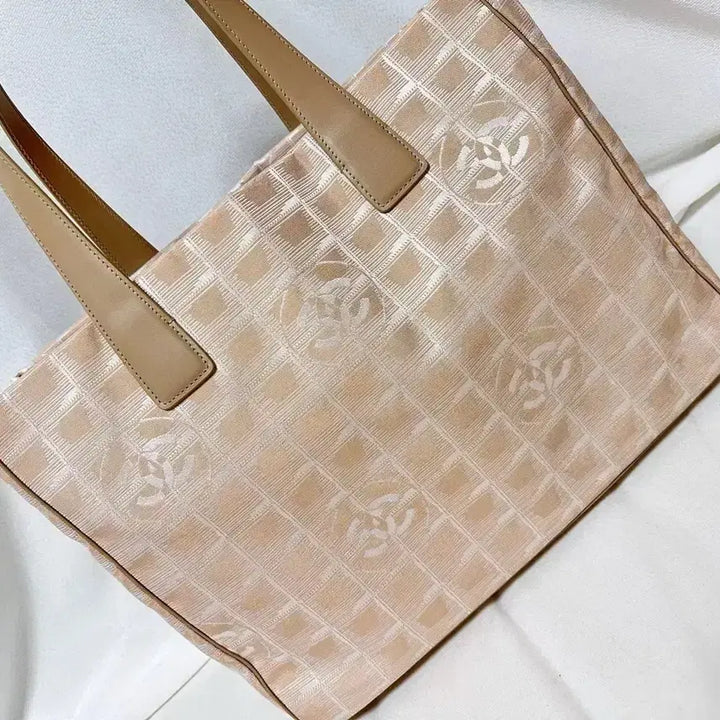 [BUNJANG] Chanel New Travel Tote/Shoulder Bag Pink Beige / 상태좋음[정품]샤넬 뉴트래블 토트백 베이지 (세번째 동영상 무보정)마지막