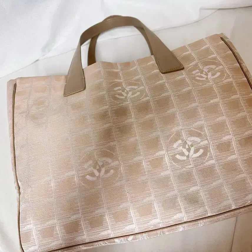 [BUNJANG] Chanel New Travel Tote/Shoulder Bag Pink Beige / 상태좋음[정품]샤넬 뉴트래블 토트백 베이지 (세번째 동영상 무보정)마지막