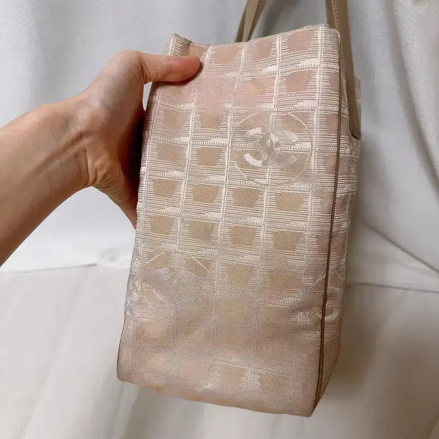 [BUNJANG] Chanel New Travel Tote/Shoulder Bag Pink Beige / 상태좋음[정품]샤넬 뉴트래블 토트백 베이지 (세번째 동영상 무보정)마지막