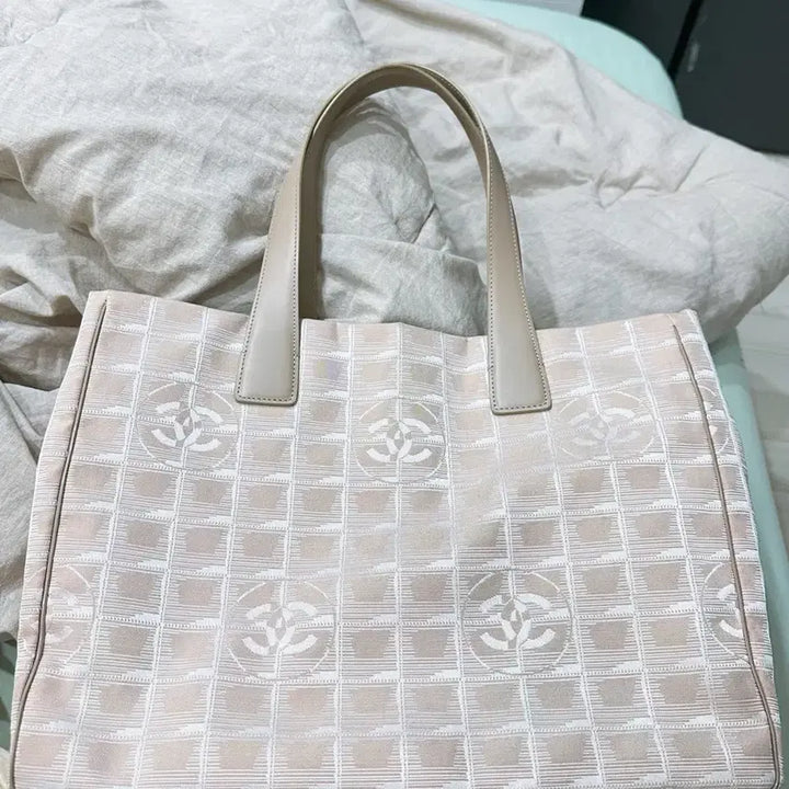 [BUNJANG] Chanel New Travel Tote/Shoulder Bag Pink Beige / 상태좋음[정품]샤넬 뉴트래블 토트백 베이지 (세번째 동영상 무보정)마지막