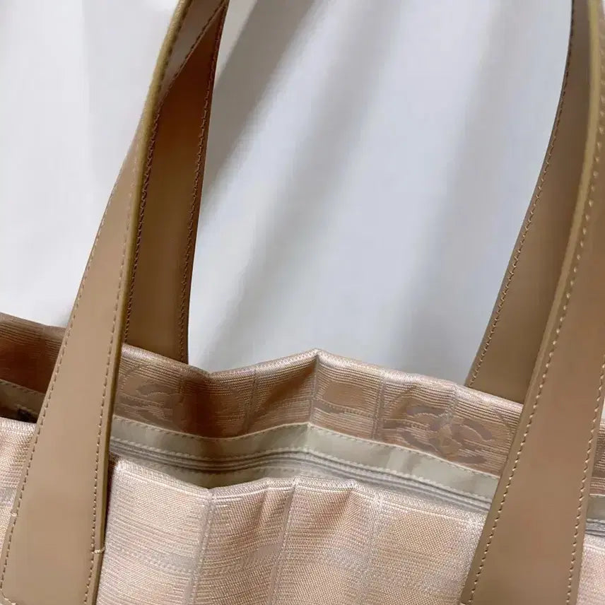 [BUNJANG] Chanel New Travel Tote/Shoulder Bag Pink Beige / 상태좋음[정품]샤넬 뉴트래블 토트백 베이지 (세번째 동영상 무보정)마지막