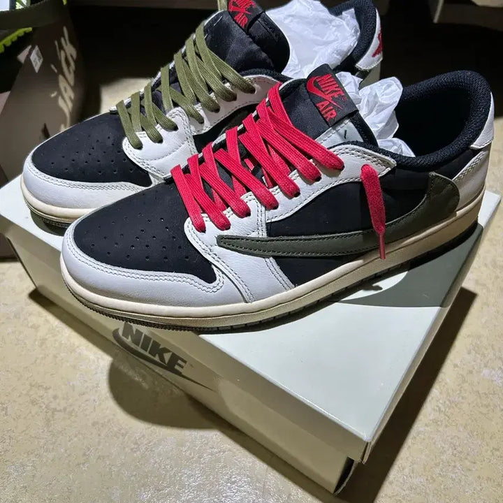 [BUNJANG] Nike Travis Scott Jordan Olive Sneakers / 나이키 트래비스스캇 조던 올리브 260