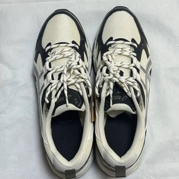[SOLD OUT] (새상품 9, 9.5) 아식스 젤 누노비키 다크올리브 크림