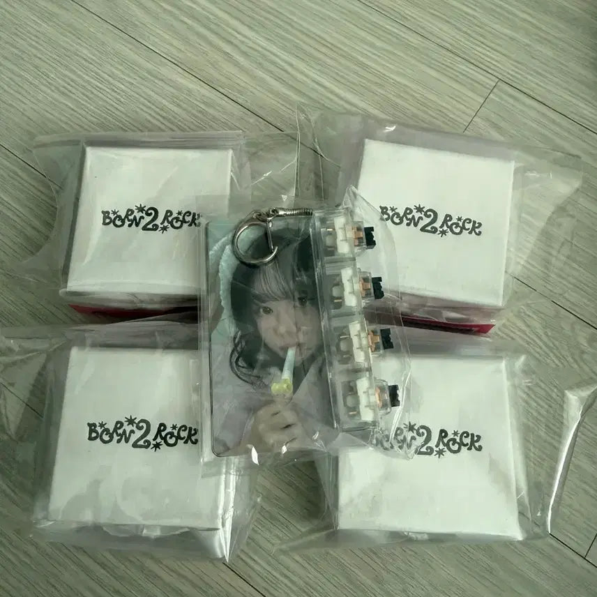 [BUNJANG] QWER Artisan Keycap Full Package / QWER 2주년 팝업 아티산 키캡 풀 구성 판매합니다!!!