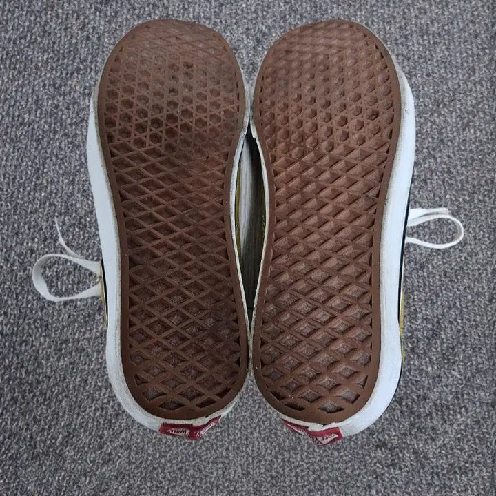 [SOLD OUT] 반스 올드스쿨 스웨이드 275