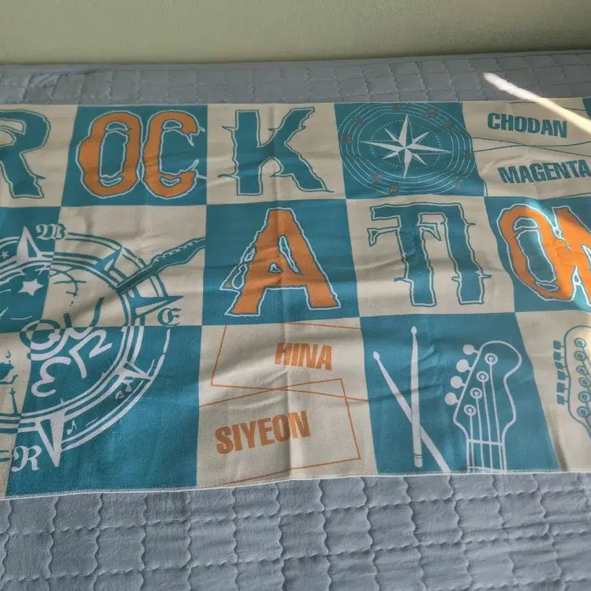 [BUNJANG] QWER Location Beach Towel / qwer락케이션 비치타올