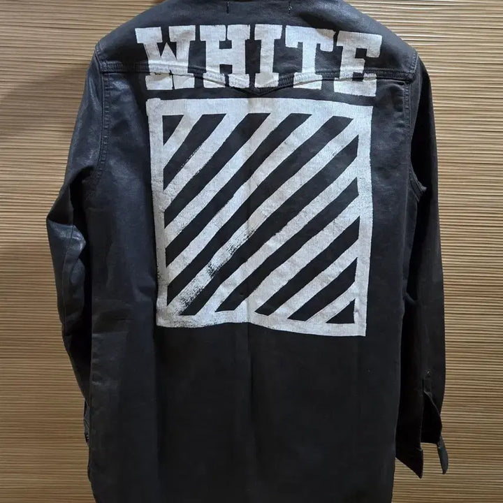 [SOLD OUT] 오프화이트 오버핏 코팅 데님 셔츠 자켓 M.