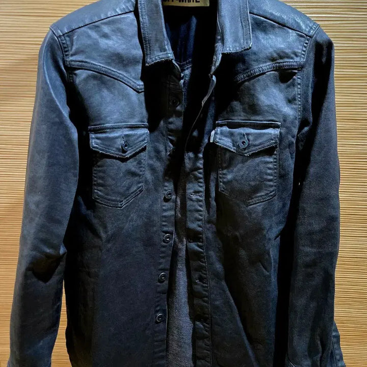 [SOLD OUT] 오프화이트 오버핏 코팅 데님 셔츠 자켓 M.