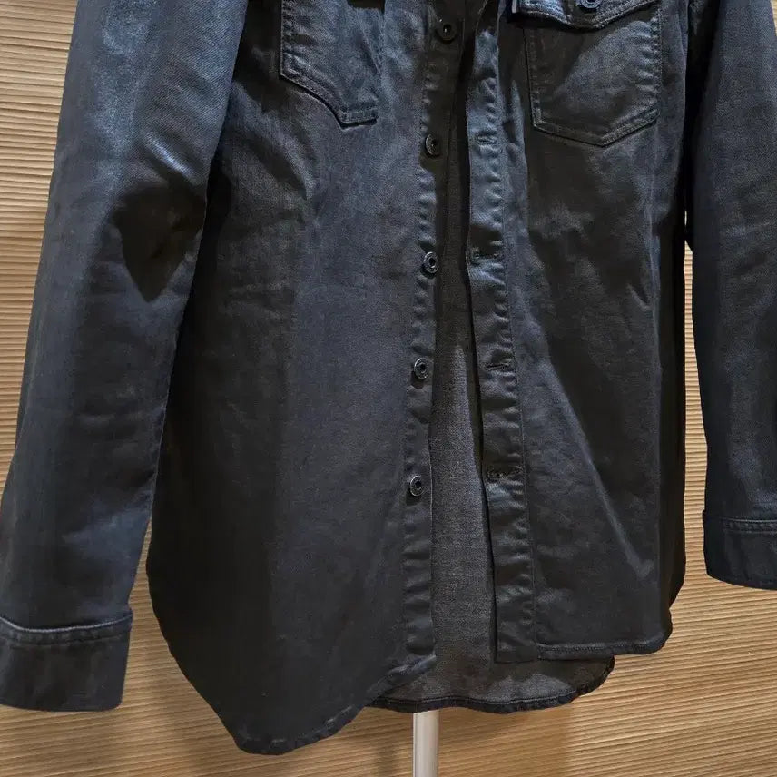 [SOLD OUT] 오프화이트 오버핏 코팅 데님 셔츠 자켓 M.