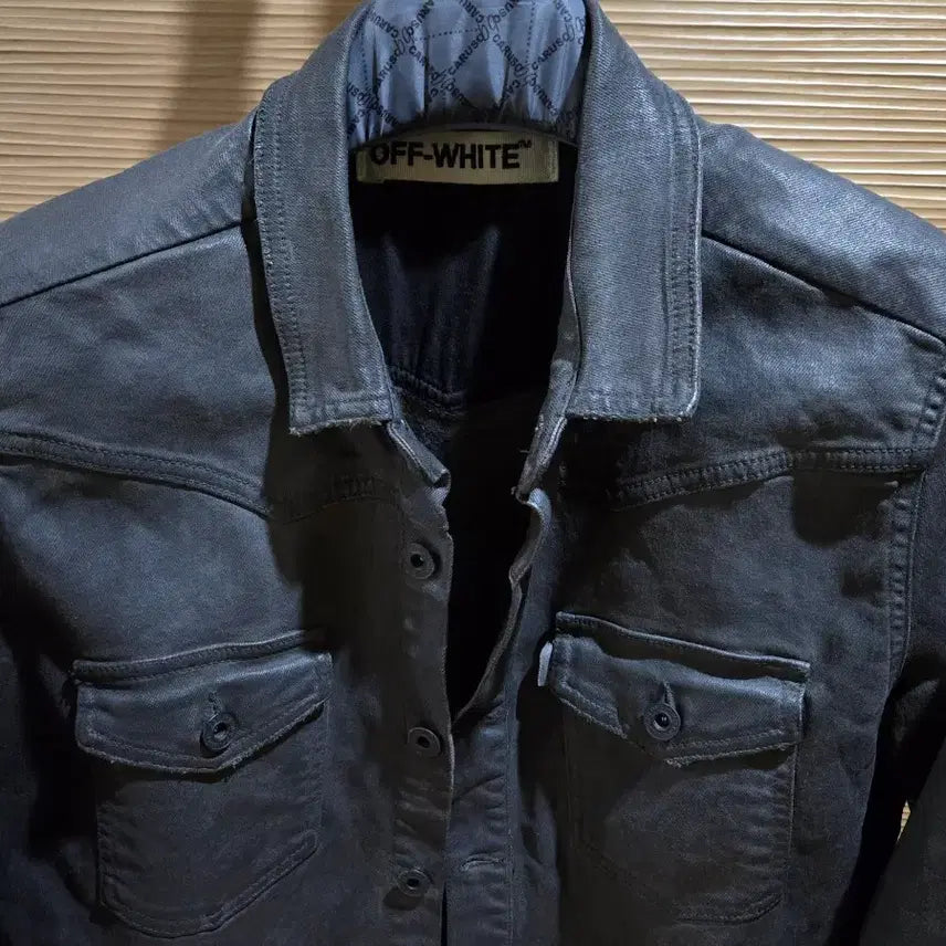 [SOLD OUT] 오프화이트 오버핏 코팅 데님 셔츠 자켓 M.