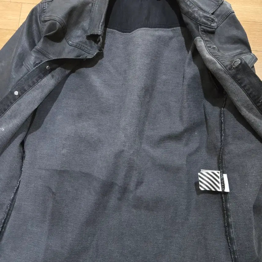 [SOLD OUT] 오프화이트 오버핏 코팅 데님 셔츠 자켓 M.