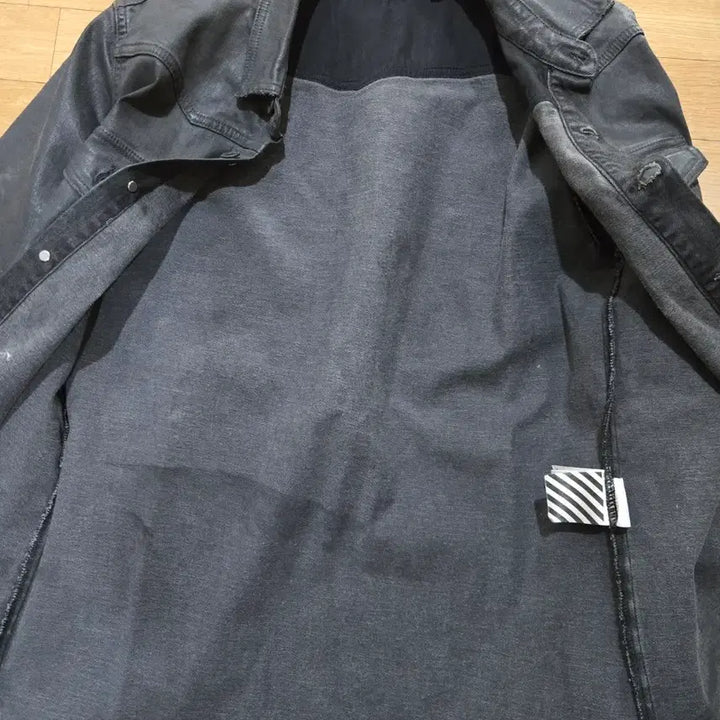 [SOLD OUT] 오프화이트 오버핏 코팅 데님 셔츠 자켓 M.