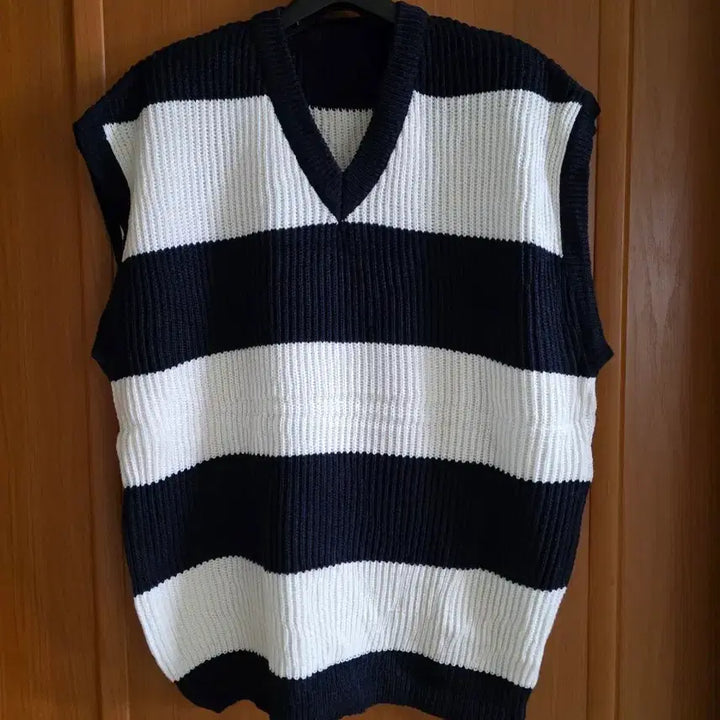 [BUNJANG] V-neck Vest / (새상품) 국내 내수 상품 브이넥 조끼..진네이비