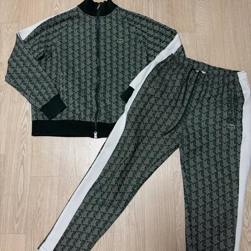 [BUNJANG] Lacoste Monogram Jacquard Training Set / 라코스테 모노그램 자카드 트레이닝 세트