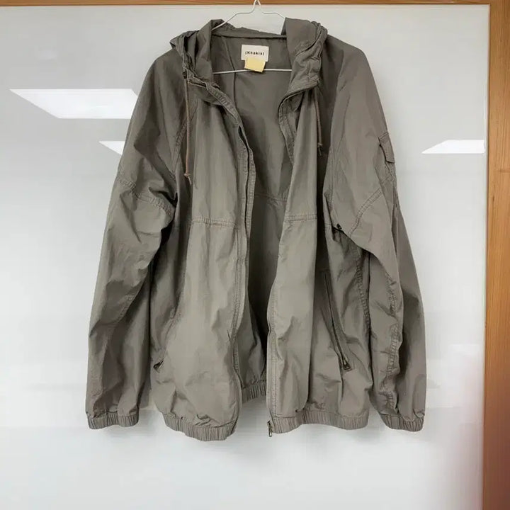 [BUNJANG] Khakis Hooded Windbreaker Jacket Gray / Khakis 후디드 윈드 자켓 그레이 3사이즈