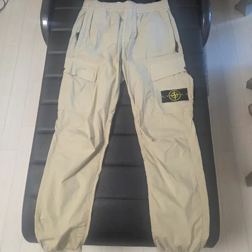 [BUNJANG] Stone Island Jogger Pants (Beige) Size 30 / 스톤아일랜드 조거팬츠 30