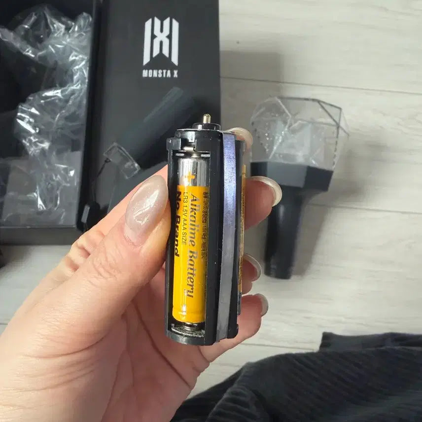 [BUNJANG] Monsta X Light Stick Ver. 2 / 몬스타엑스 몬엑 응원봉 몬둥이 Ver.2