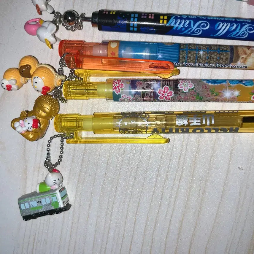 [BUNJANG] Vintage Hello Kitty Bundle Set / 일괄)고전키티볼펜/샤프/키티스트랩/킽스/불상/양파/버스