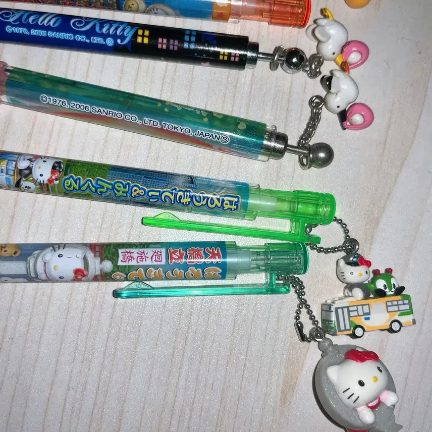[BUNJANG] Vintage Hello Kitty Bundle Set / 일괄)고전키티볼펜/샤프/키티스트랩/킽스/불상/양파/버스