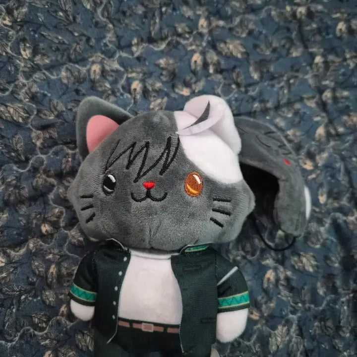 [BUNJANG] LE SSERAFIM Sakura Neko Nui / 윈브레 사쿠라 네코 누이 판매합니다