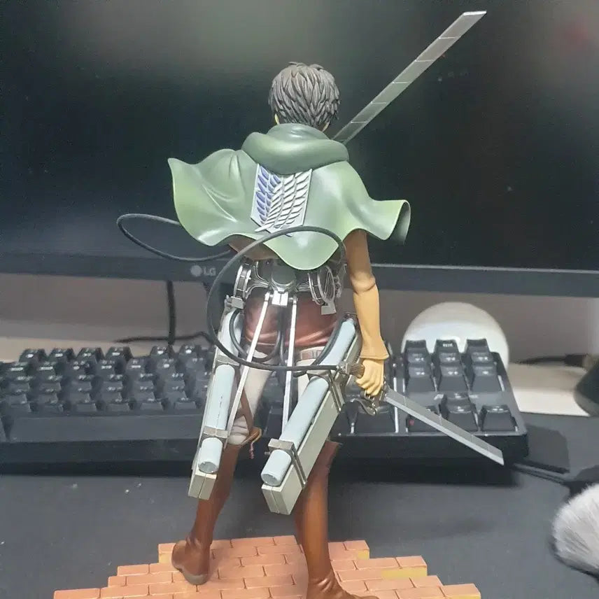 [BUNJANG] Sentinel Eren Yeager Figure / 센티넬 BRAVE-ACT 진격의 거인 1/8 [에렌 예거] 피규어