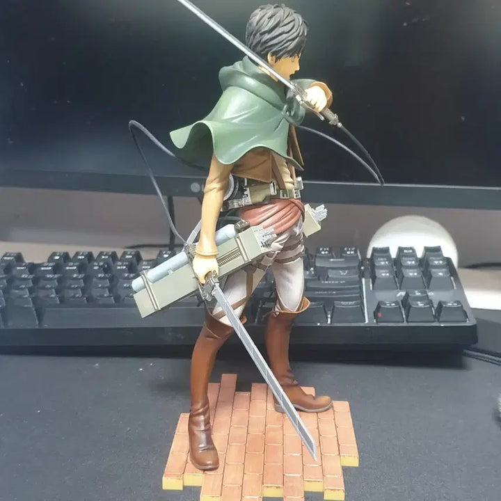 [BUNJANG] Sentinel Eren Yeager Figure / 센티넬 BRAVE-ACT 진격의 거인 1/8 [에렌 예거] 피규어
