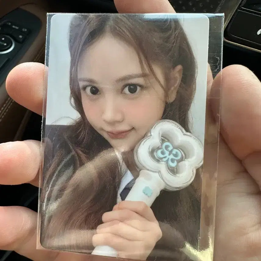 [BUNJANG] Light Stick Photocard / 하투하 응원봉 포토카드 카르멘 판매