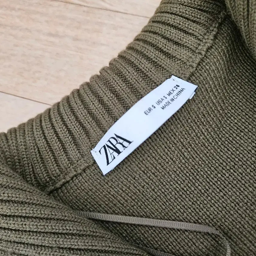 [BUNJANG] Zara High Neck Big Pocket Knit Sweater (S) / 자라 하이넥 빅포켓 니트(S)