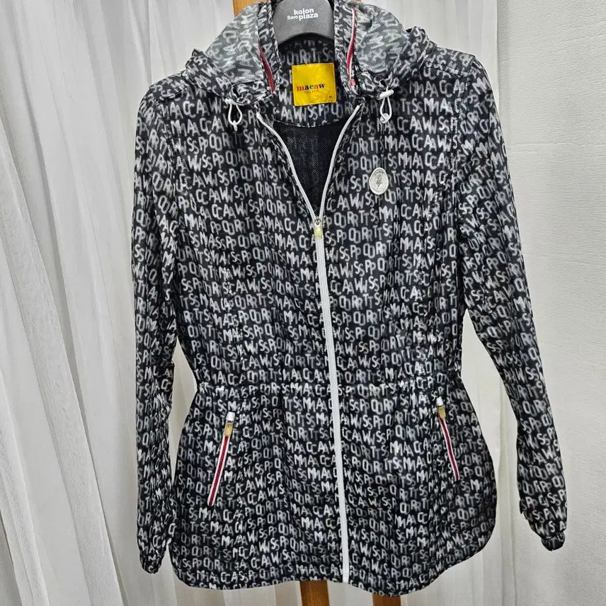 [SOLD OUT] macaw 마카우 바람막이 자켓