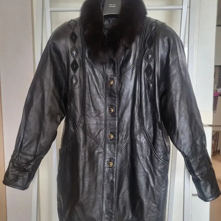 [BUNJANG] Black Fox Fur Leather Half Coat / 블랙 폭스퍼 양가죽 하프코트