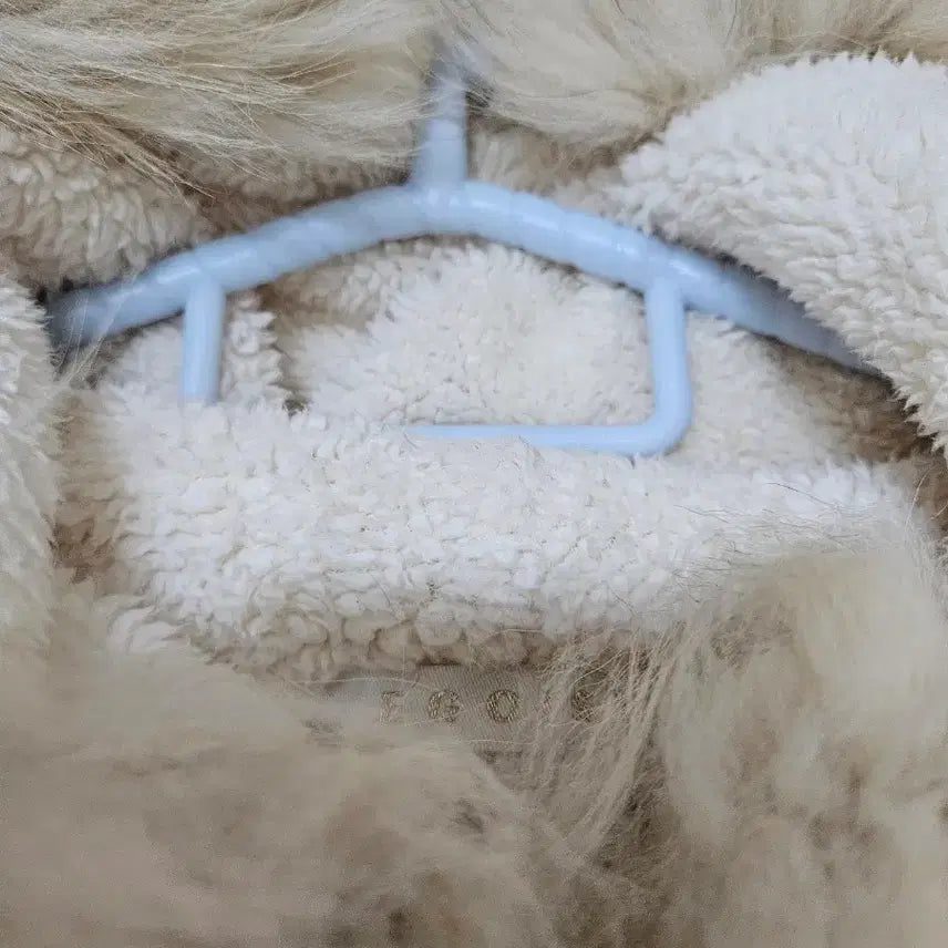 [BUNJANG] Egoist Ivory Fur Hooded Zip-up / 에고이스트 아이보리 퍼 후드집업