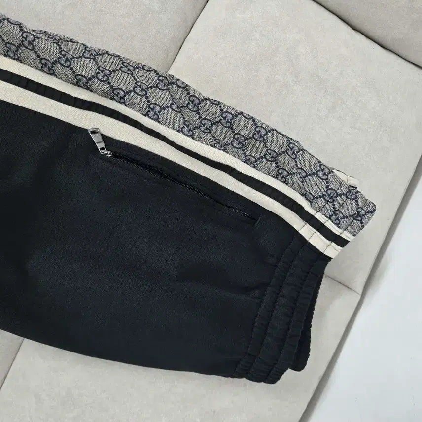 [BUNJANG] Gucci Side Logo Jogger Pants - Size M / [정품][A급] 구찌 사이드로고 조거팬츠