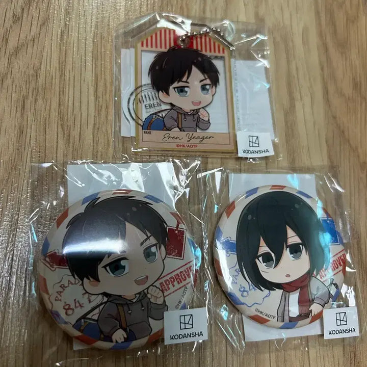 [BUNJANG] Attack on Titan Eren Yeager Mikasa Ackerman Acrylic Keyring & Can Badge Set / 진격거 에렌 예거 미카사 아커만 아크릴 키링 캔뱃지 쿠지 굿즈