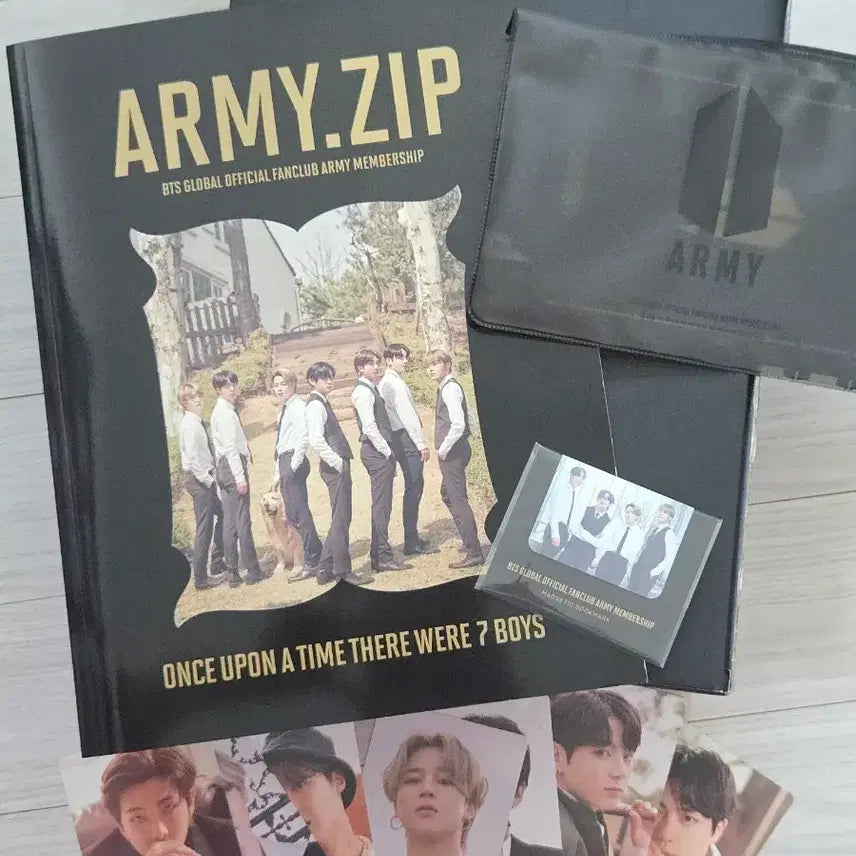 [BUNJANG] BTS ARMY.ZIP Membership Kit (Includes Book Lamp) / 방탄소년단 ARMY.ZIP 팬클럽 멤버십키트(+북램프 포함)