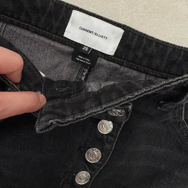 [BUNJANG] Current Elliott Asymmetric Denim Skirt 25 / 커런트엘리엇 언발란스 데님 스커트 25