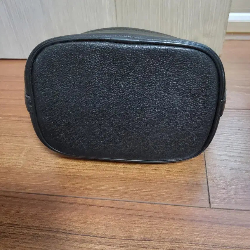 [BUNJANG] MCM Black Leather Bucket Bag / MCM 블랙 레더 버킷백 숄더백성주택있어요