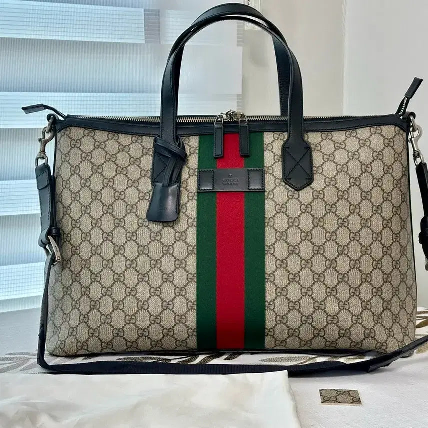 [BUNJANG] Gucci Supreme Duffle Bag / 구찌 수프림 더플백 여행가방 / 구찌 보스턴백
