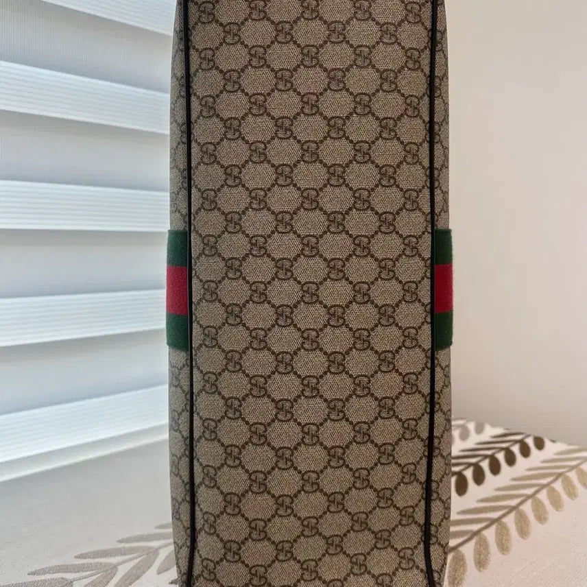 [BUNJANG] Gucci Supreme Duffle Bag / 구찌 수프림 더플백 여행가방 / 구찌 보스턴백