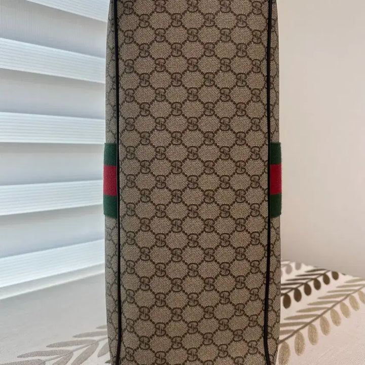 [BUNJANG] Gucci Supreme Duffle Bag / 구찌 수프림 더플백 여행가방 / 구찌 보스턴백