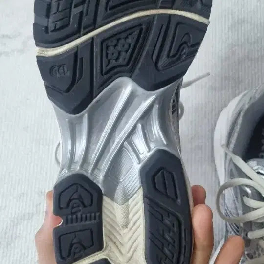 [BUNJANG] Asics Jound Gel Kayano 14 Silver Black Sneakers / 아식스 자운드 젤 카야노 14 실버 블랙 255