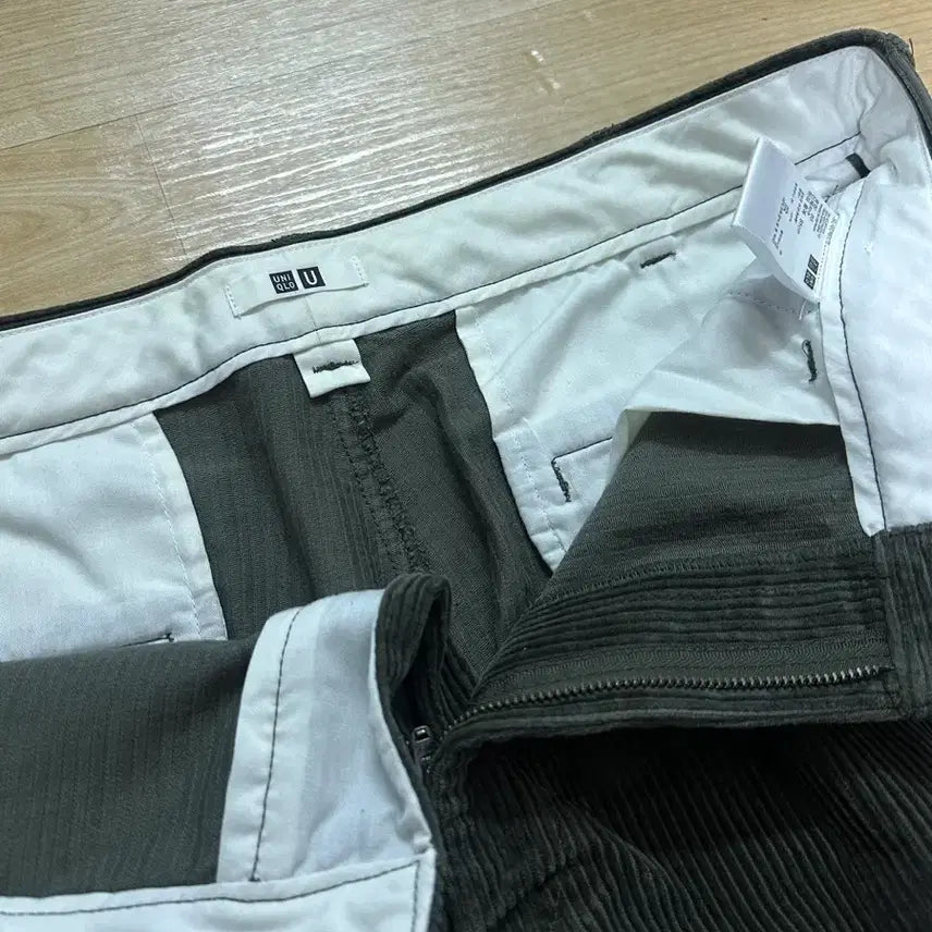 [BUNJANG] Uniqlo U Corduroy Wide Fit Walk Pants / 유니클로u 코듀로이와이드핏워크팬츠 85 올리브