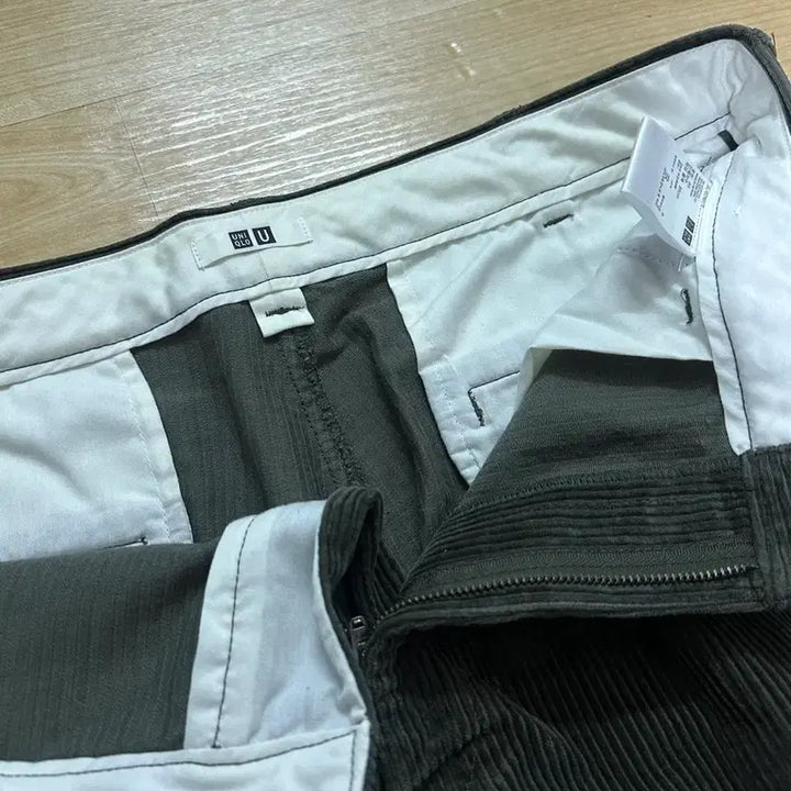 [BUNJANG] Uniqlo U Corduroy Wide Fit Walk Pants / 유니클로u 코듀로이와이드핏워크팬츠 85 올리브